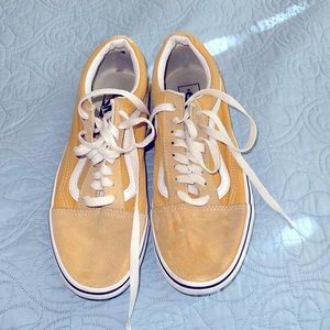 VANS Old Skool Shoes. Men's 7.0 Women's 8.5